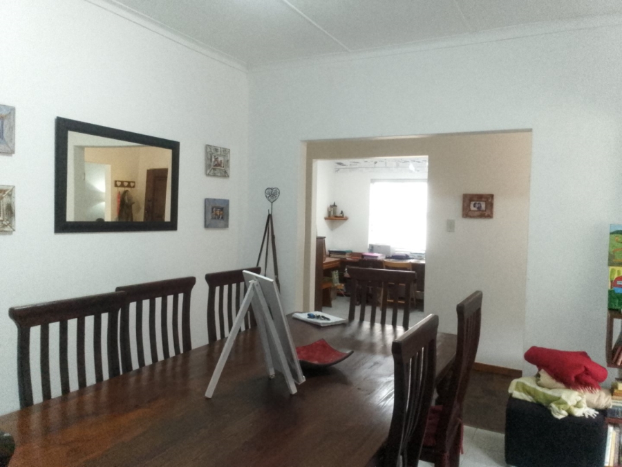 To Let 4 Bedroom Property for Rent in Glen Barrie Western Cape